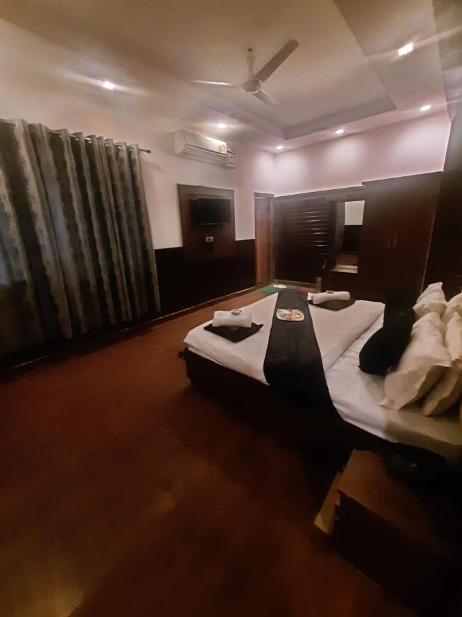 Kartikay Hotel Hisār Eksteriør bilde