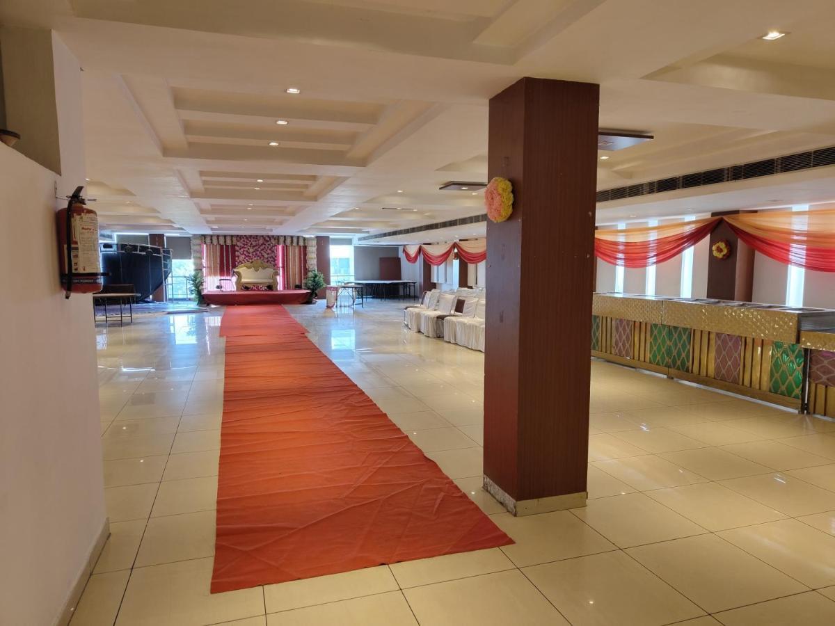Kartikay Hotel Hisār Eksteriør bilde