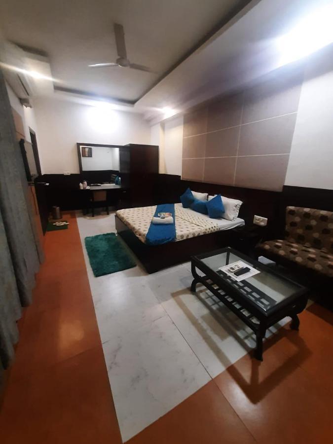 Kartikay Hotel Hisār Eksteriør bilde