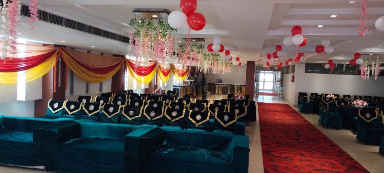 Kartikay Hotel Hisār Eksteriør bilde